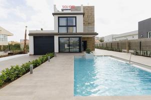 🏡 Villa de Lujo en Orihuela Costa – Exclusividad y Confort Junto al Mar photo 0
