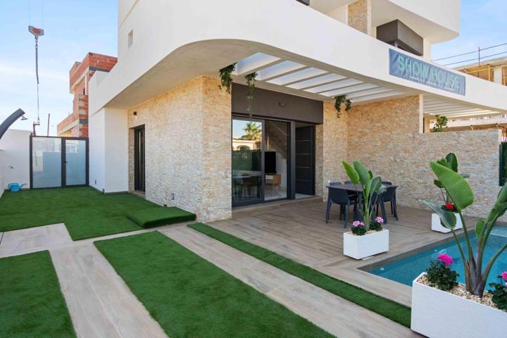🏡 Una Villa Espectacular en Los Montesinos: Tu Refugio en la Costa Blanca photo 0