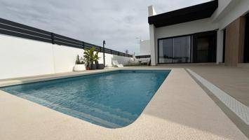 🏡 Una Villa de Ensueño en San Miguel de Salinas: Exclusividad y Confort en la Costa Blanca photo 0