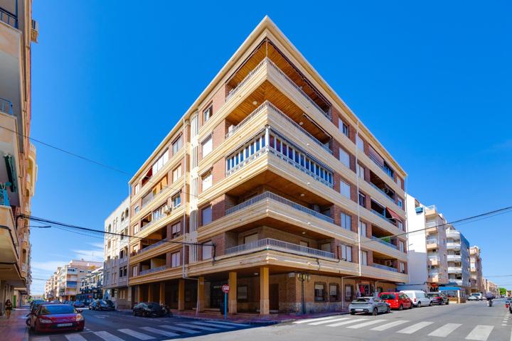 Apartamento de tres dormitorios con garaje incluido en el Acequión photo 0