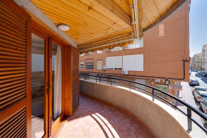 Apartamento de tres dormitorios a 100 metros de la playa del acequión photo 0