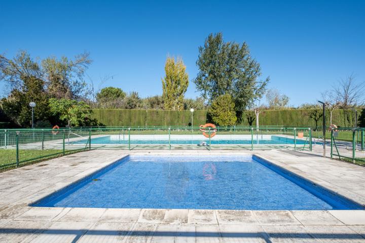 Unifamiliar con jardín privado en Urb. Fuente de la Junquera photo 0
