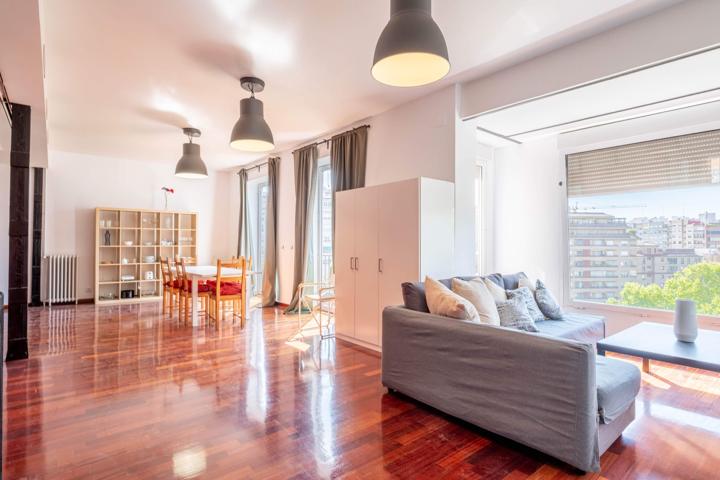 Luminoso piso de 3 habitaciones en plena Gran Vía – Amueblado, con aire acondicionado y calefacción photo 0