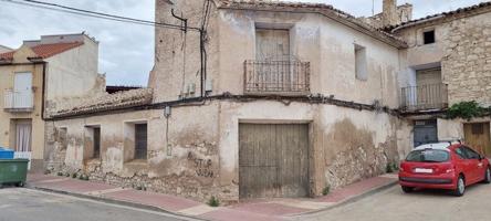 Venta de casa con almacén en Épila photo 0