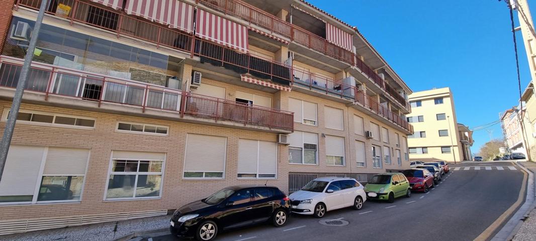 Venta de piso tipo dúplex de 3 dormitorios en Cuarte de Huerva photo 0