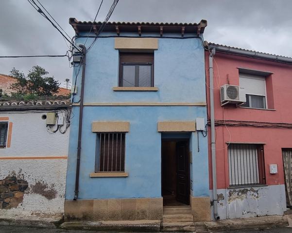 Venta de casa reformada en Calatorao photo 0