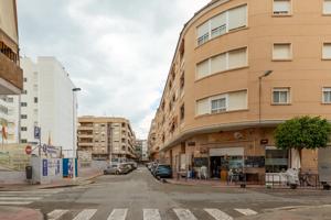 Cochera-almacen y parking de motos photo 0