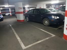 Garaje en la misma avenida Cesáreo Alierta photo 0