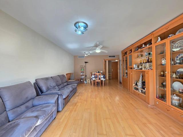 Amplio Piso de 4 habitaciones en Barenys con parking photo 0
