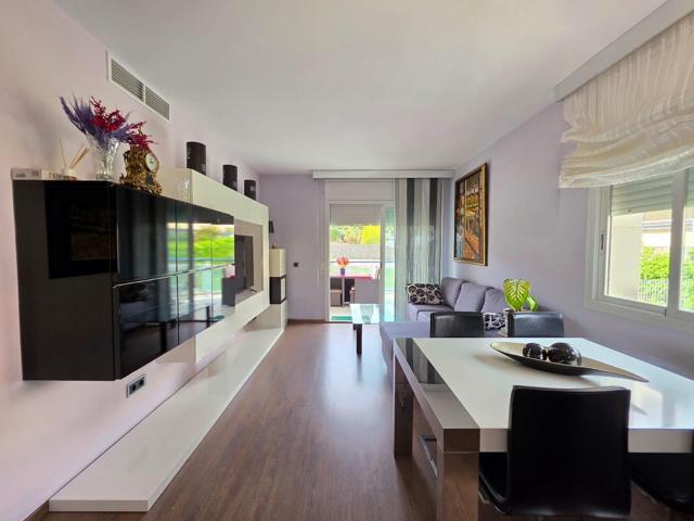 Piso de 2 habitaciones con parking en cap salou photo 0