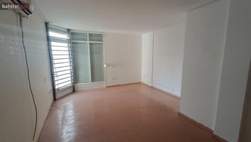 PISO CON PARKING EN LES ROQUETES - ZONA AJUNTAMENT photo 0