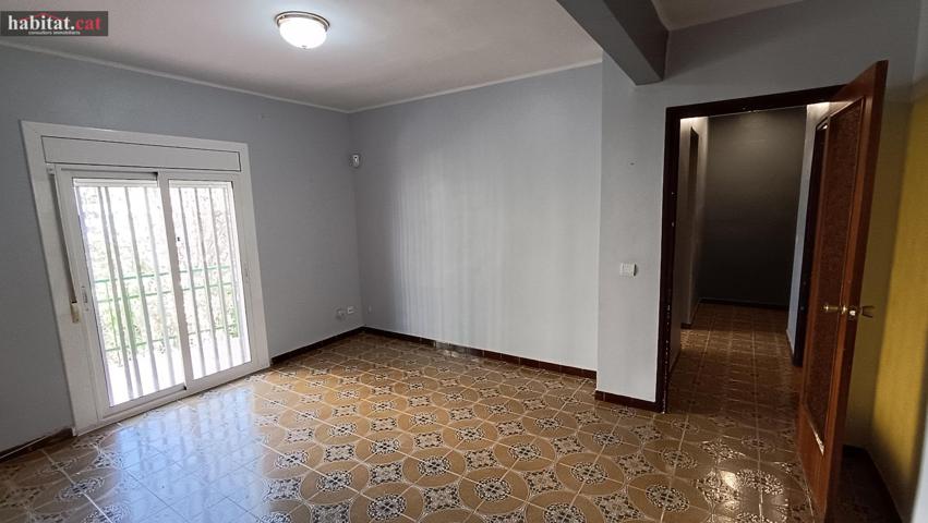 PISO EN VILANOVA I LA GELTRÚ - ZONA BOMBEROS photo 0