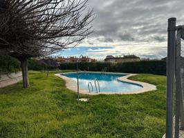 APARTAMENTO 1 DORMITORIO, GARAJE, PISCINA, PÁDEL. ZONA CAMPING - ASOMADILLA photo 0