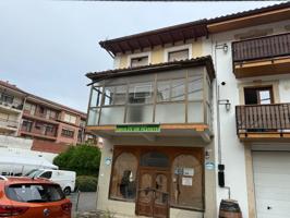 Maravillosa vivienda polivalente en el corazón de Limpias. photo 0