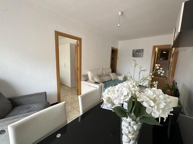 Piso con ascensor y balcon exterior photo 0