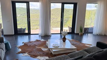 Chalet con vistas y piscina en venta photo 0