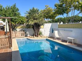 Chalet esquinero con apartamento independiente y piscina en Sant Pere de Ribes photo 0