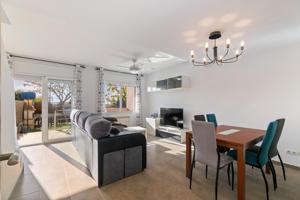 Tu hogar ideal en Vilanova i la Geltrú con piscina, vistas al mar y garaje doble! photo 0