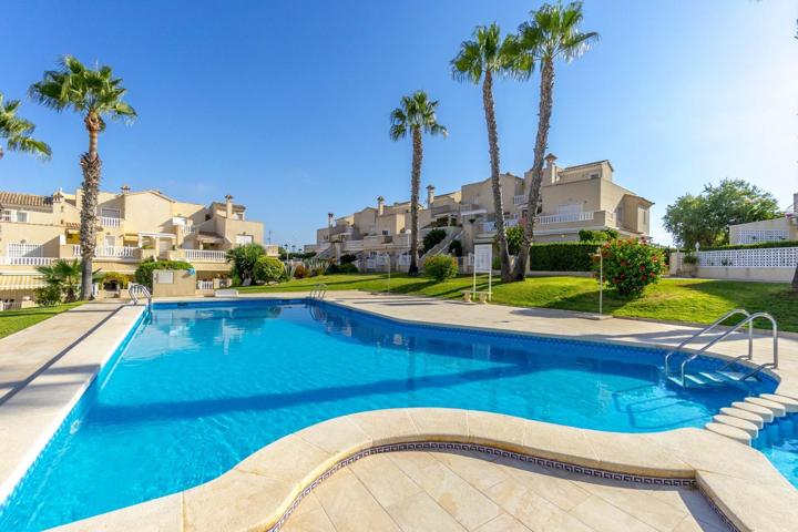 Villaverde, Coqueto Bungalow de planta baja, en residencial cerrada con piscina comunitaria photo 0