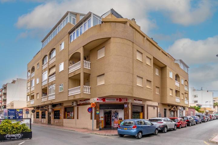 Torrevieja, Especatular Ático en esquina junto al mar, 3 dormitorios y amplia terraza photo 0