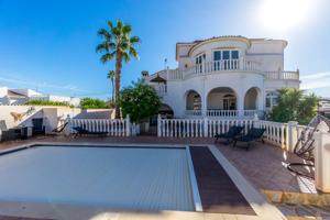 El Chaparral, Elegante Chalet Independiente con piscina climatizada y amplia parcela photo 0