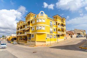 Benijófar, Acogedor Atico dúplex con solárium privado en Benijófar – ¡Tu hogar en el Mediterráneo! photo 0