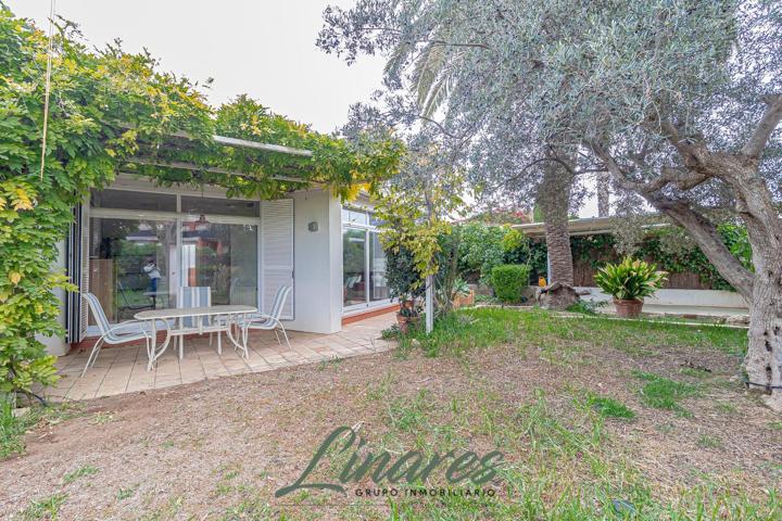 Exclusivo Chalet en Roche, Cartagena - Ideal para Entrar a Vivir photo 0