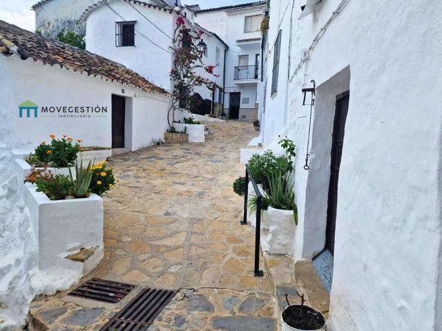 Casa En venta en Centro, Ubrique photo 0