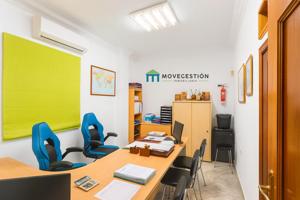 ¡Oportunidad Única en el Corazón de Ubrique! 🏪✨ photo 0