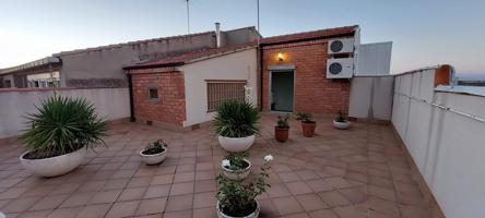 CASA (DE UNOS 684 M2) EN EL CENTRO DE TARREGA. photo 0