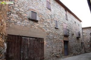 CASA (DE UNOS 435 M2) EN TÀRREGA. photo 0