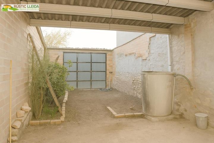 🧱 Almacén con parte cubierta y agua en Sant Martí de Maldà. photo 0