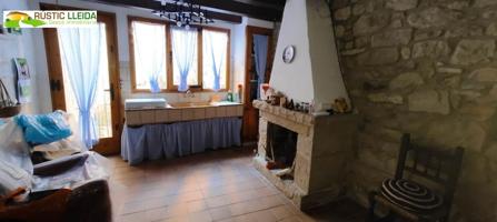 CASA (DE UNOS 140 M2) CON PATIO, EN LA VALL DEL RIU CORB. photo 0