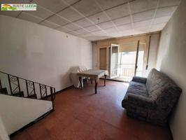 CASA (DE UNOS 144 M2) CON PATIO I GARAJE EN SANTA COLOMA DE QUERALT. photo 0