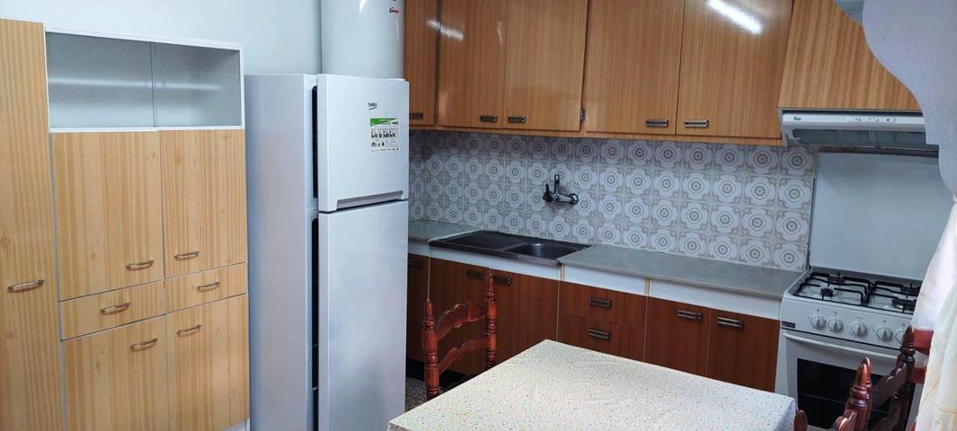 CASA (DE UNOS 192 M2) EN LOS ALREDEDORES DE ARBECA. photo 0