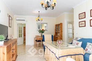 PISO EN VENTA EN MARCHENA DE TRES DORMITORIOS photo 0