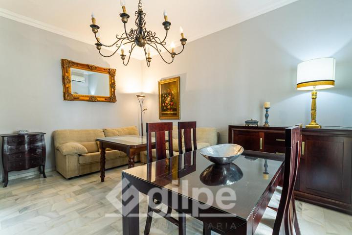 SE VENDE CASA CON COCHERA photo 0