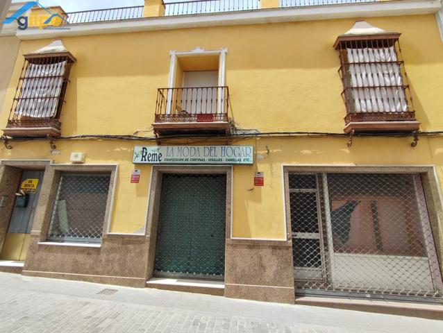 Edificio con tres pisos y local comercial photo 0