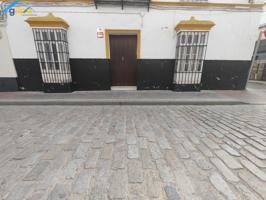 GRAN PISO BAJO EN LA CALLE SAN SEBASTIAN CON PATIO photo 0