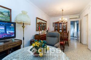 Casa en Venta en el Barrio de Madre de Dios, Marchena – Casa de 4 Dormitorios con Patio y Terraza photo 0