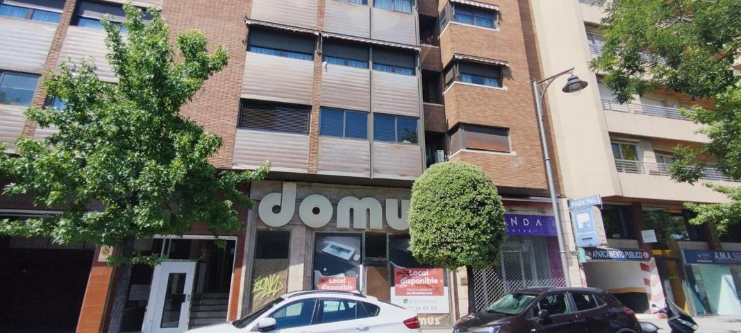 Local comercial en venta en calle Doctrinos photo 0