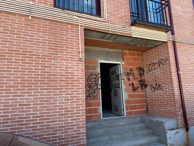 Local en venta en Tudela de Duero photo 0