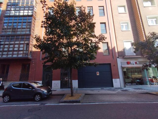 Plaza de garaje en el centro photo 0