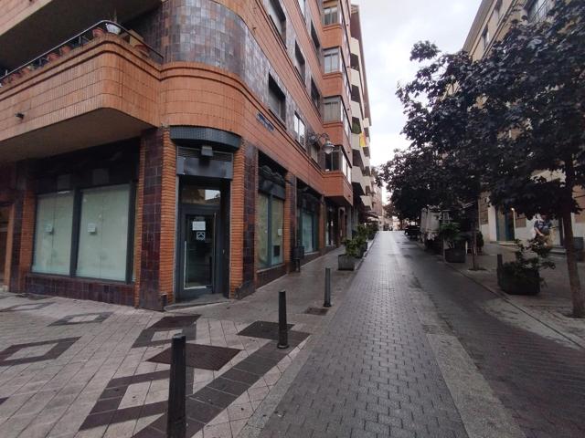 Local comercial junto plaza de Poniente photo 0