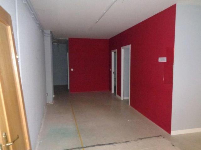 Se vende local de 140 m2 en C- Peral -Valladolid photo 0