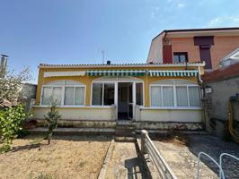 Se vende adosado con piscina en Tudela de Duero photo 0
