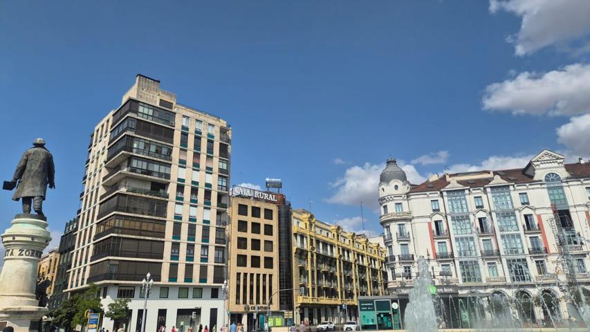 Espectacular inmueble en calle Santiago photo 0