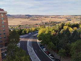 Se vende vivienda en calle Enrique Cubero de Parquesol photo 0
