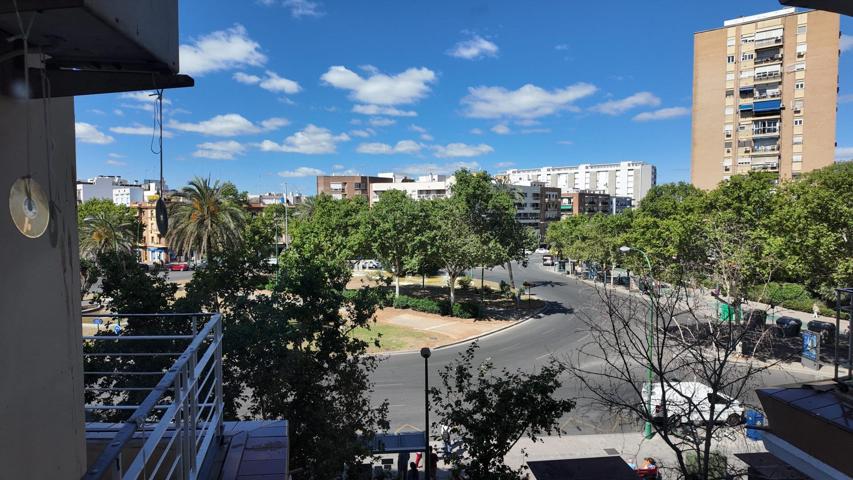 Elegancia y confort en Gran Plaza: Piso con vistas excepcionales en el corazón de Nervión photo 0