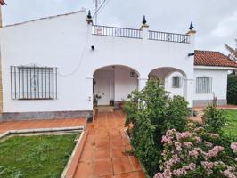 Magnífico chalet en zona residencial de Gines photo 0